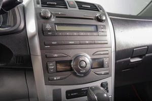 Седан Toyota Corolla 2011 года, 1289000 рублей, Томск