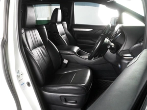 Минивэн Toyota Vellfire 2018 года, 4999000 рублей, Красный Пахарь