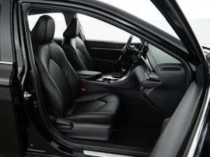 Седан Toyota Camry 2021 года, 3369050 рублей, Москва