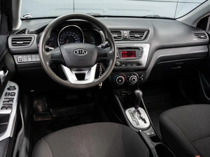 Хетчбэк Kia Rio 2012 года, 1000000 рублей, Краснодар