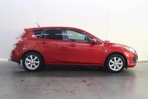 Хэтчбек Mazda 3 2010 года, 930000 рублей, Брянск