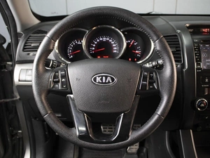 Внедорожник Kia Sorento 2009 года, 1270000 рублей, Омск
