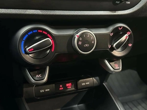 Седан Kia Rio 2017 года, 1260000 рублей, Красноярск