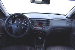 Хэтчбек Kia Rio 2011 года, 650000 рублей, Брянск
