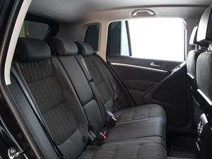 Внедорожник Volkswagen Tiguan 2011 года, 1390000 рублей, Омск