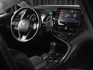 Седан Toyota Camry 2021 года, 3499000 рублей, Тюмень