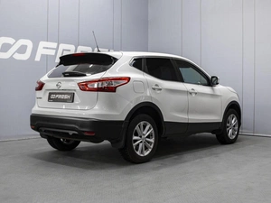 Внедорожник Nissan Qashqai 2014 года, 1600000 рублей, Омск