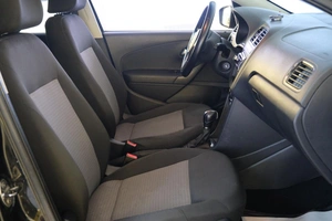 Седан Volkswagen Polo 2011 года, 719000 рублей, Омск