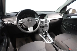 Универсал Opel Astra 2013 года, 889000 рублей, Новосибирск