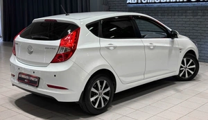 Хетчбэк Hyundai Solaris 2015 года, 1157000 рублей, Красноярск