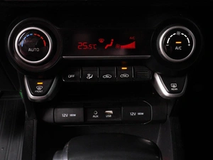 Седан Kia Rio 2018 года, 1449000 рублей, Красный Пахарь