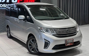 Минивэн Honda Stepwgn 2017 года, 1720000 рублей, Красноярск
