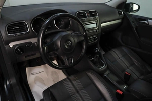 Хетчбэк Volkswagen Golf 2012 года, 839000 рублей, Челябинск