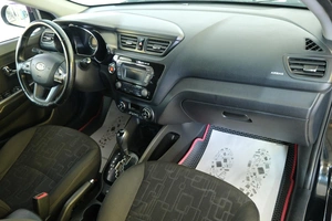 Седан Kia Rio 2012 года, 989000 рублей, Омск