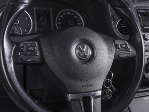 Внедорожник Volkswagen Tiguan 2015 года, 1799000 рублей, Ростов-на-Дону