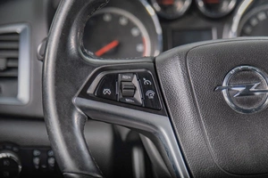 Седан Opel Astra 2012 года, 799000 рублей, Томск