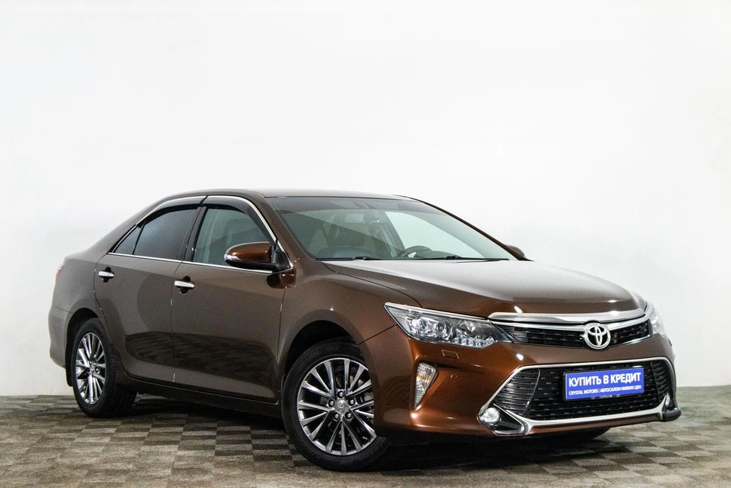 Седан Toyota Camry 2017 года, 2729000 рублей, Сургут