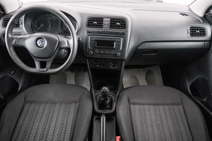 Седан Volkswagen Polo 2018 года, 869000 рублей, Красноярск