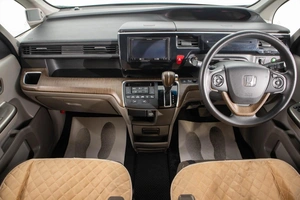 Минивэн Honda Stepwgn 2015 года, 1939000 рублей, Барнаул