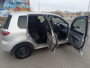 Хетчбэк Mazda Demio 2003 года, 400000 рублей, Шарыпово