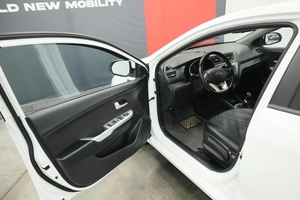 Хэтчбек Kia Rio 2014 года, 1080000 рублей, Курск