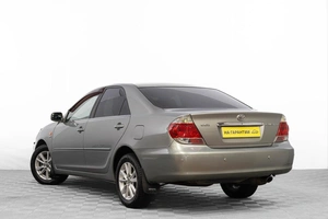 Седан Toyota Camry 2004 года, 989000 рублей, Барнаул