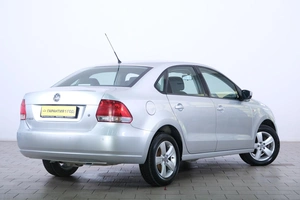 Седан Volkswagen Polo 2012 года, 899000 рублей, Омск