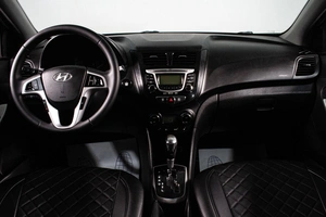 Седан Hyundai Solaris 2011 года, 829000 рублей, Сургут