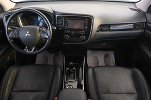 Внедорожник Mitsubishi Outlander 2017 года, 1999000 рублей, Омск