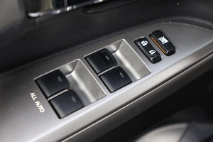 Внедорожник Toyota Land Cruiser 2015 года, 4499000 рублей, Новосибирск