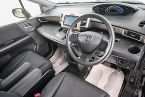 Минивэн Honda Freed 2013 года, 1049000 рублей, Красноярск