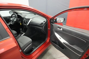 Хэтчбек Hyundai Solaris 2012 года, 790000 рублей, Курск