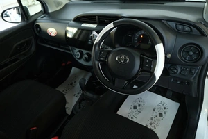Хетчбэк Toyota Vitz 2019 года, 1069000 рублей, Омск