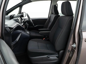 Минивэн Toyota Noah 2017 года, 1738888 рублей, Москва