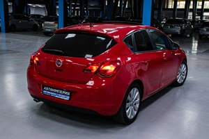 Хетчбэк Opel Astra 2011 года, 698000 рублей, Солонцы