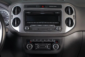 Внедорожник Volkswagen Tiguan 2012 года, 1529000 рублей, Тюмень