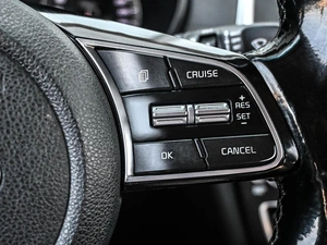 Седан Kia K5 2018 года, 1599000 рублей, Кирилловка