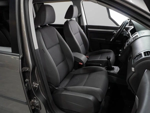 Минивэн Volkswagen Touran 2011 года, 869000 рублей, Тюмень