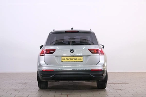 Внедорожник Volkswagen Tiguan 2021 года, 2899000 рублей, Омск