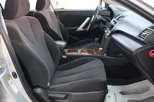 Седан Toyota Camry 2011 года, 1999000 рублей, Омск