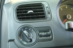 Седан Volkswagen Polo 2014 года, 929000 рублей, Омск