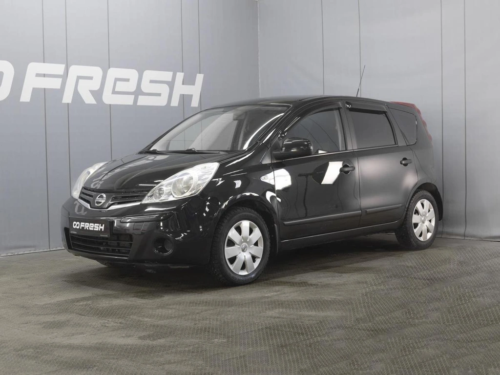 Хетчбэк Nissan Note 2013 года, 890000 рублей, Омск