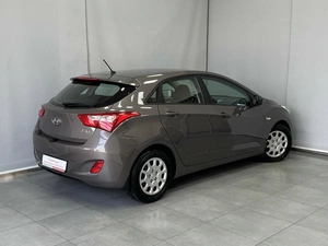 Хетчбэк Hyundai i30 2014 года, 1045000 рублей, Красноярск
