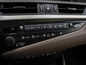 Седан Lexus ES 2018 года, 2940000 рублей, Краснодар