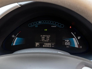 Хетчбэк Nissan Leaf 2011 года, 1000000 рублей, Краснодар