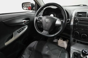 Седан Toyota Corolla 2011 года, 979000 рублей, Новокузнецк