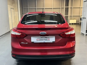 Седан Ford Focus 2012 года, 927000 рублей, Красноярск