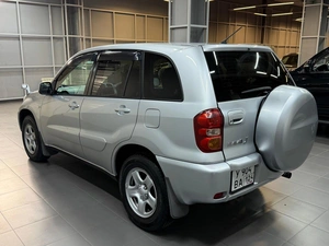 Внедорожник Toyota RAV4 2004 года, 827000 рублей, Красноярск