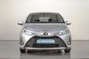 Хетчбэк Toyota Vitz 2019 года, 1189000 рублей, Челябинск