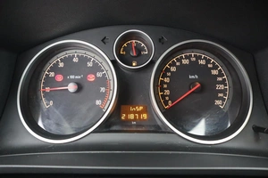 Универсал Opel Zafira 2011 года, 770000 рублей, Орёл